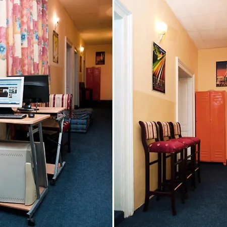 Central Station Hostal *
